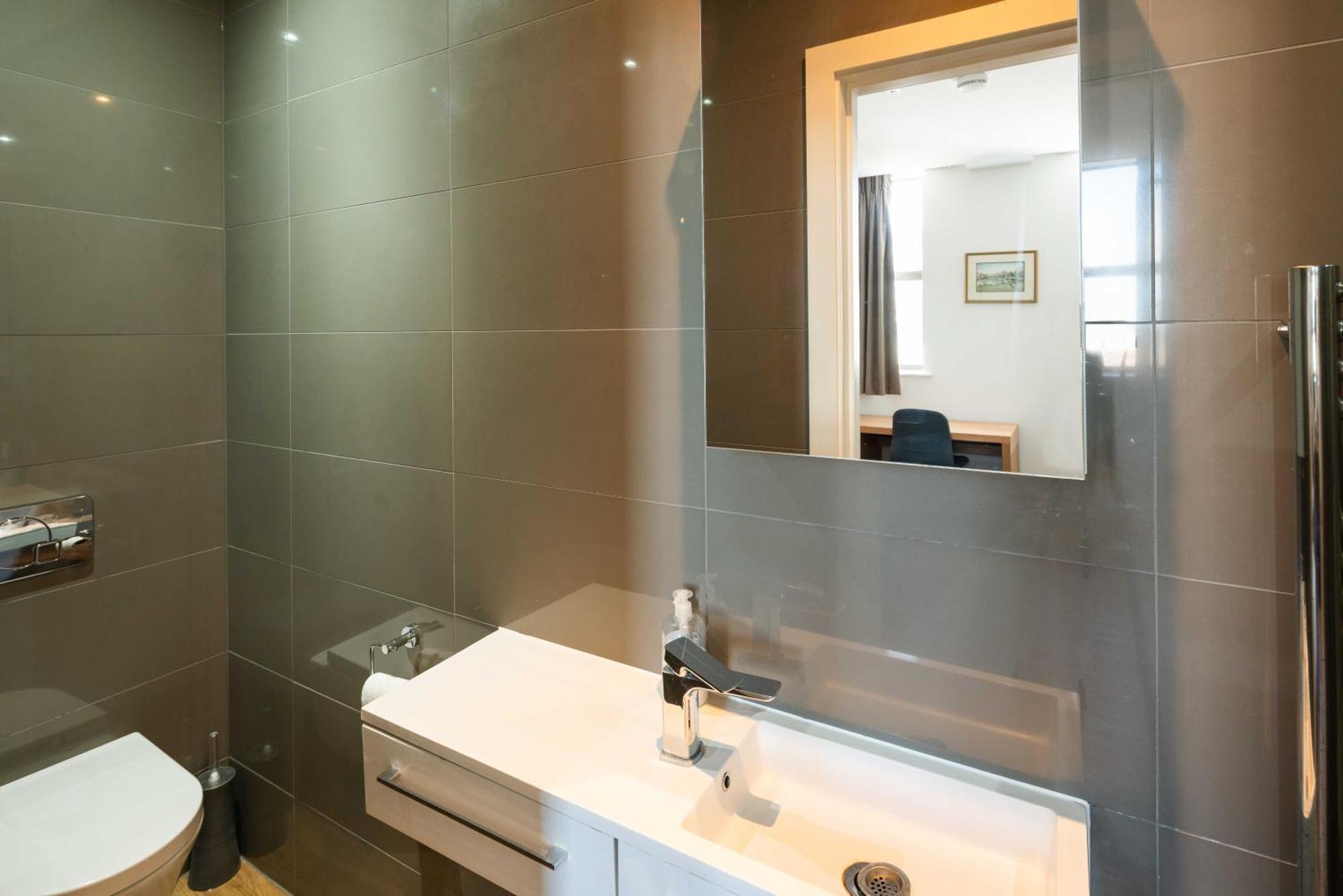 לונדון Equitable Hotel מראה חיצוני תמונה
